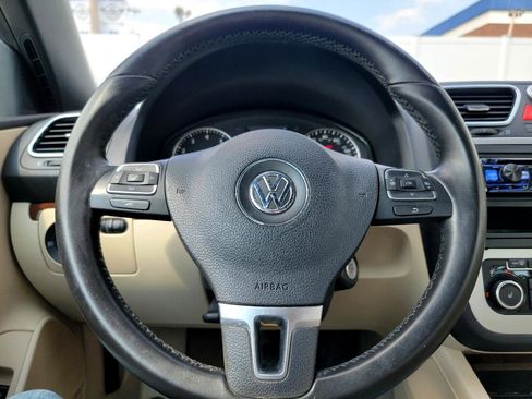 Used 2012 Volkswagen Eos Lux image 35