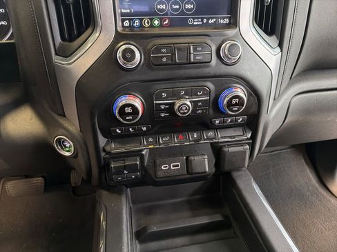 Used 2021 GMC Sierra 1500 SLT w/ SLT Convenience Package AWD/4WD image 23