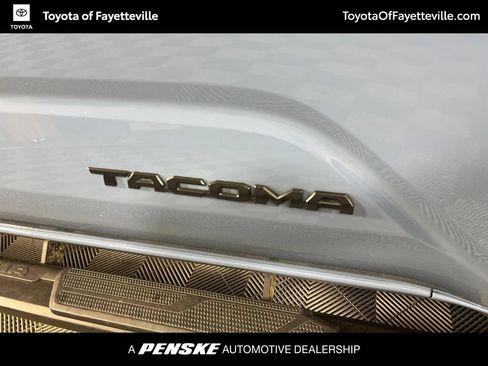 Used 2026 Toyota Tacoma TRD Off-Road w/ TRD Off Road Upgrade Package AWD/4WD image 9