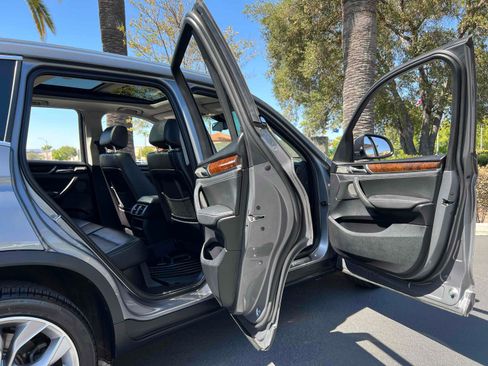 Used 2017 BMW X3 xDrive28i AWD/4WD image 67