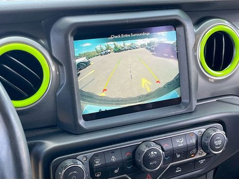 Used 2022 Jeep Wrangler Unlimited Sahara w/ Cold Weather Group image 14