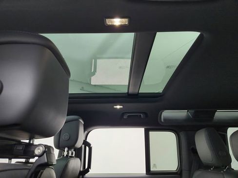 Certified 2023 Land Rover Defender 110 X-Dynamic SE image 44