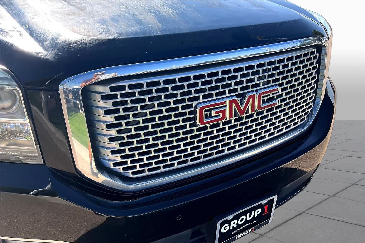 Used 2016 GMC Yukon Denali w/ Open Road Package AWD/4WD image 37