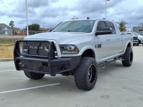 Used 2018 RAM 2500 Laramie w/ Sport Appearance Group image 3