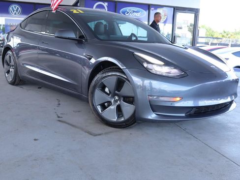 Used 2021 Tesla Model 3 Long Range AWD/4WD image 3