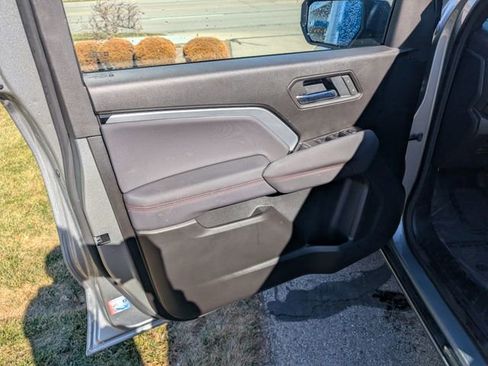 Used 2025 Chevrolet Colorado Z71 image 10