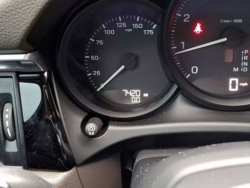 Certified 2023 Porsche Macan image 27