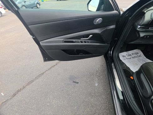 Used 2024 Hyundai Elantra SEL FWD image 11