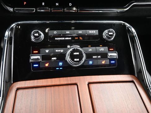 Used 2023 Lincoln Navigator L Reserve AWD/4WD image 20
