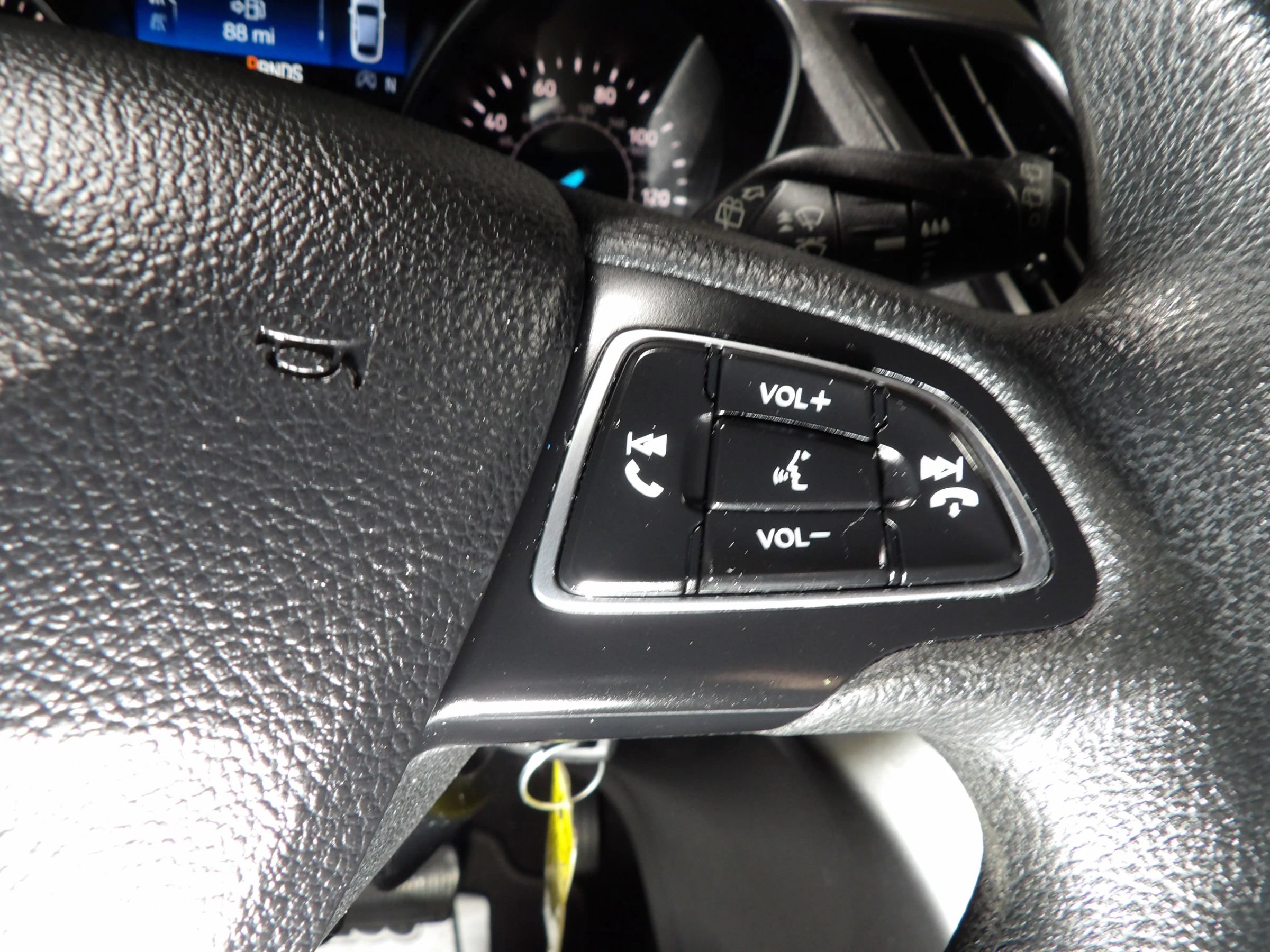 Used 2018 Ford Escape SE FWD image 16
