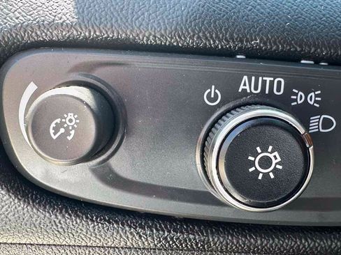 Used 2021 Chevrolet Malibu LT FWD image 13