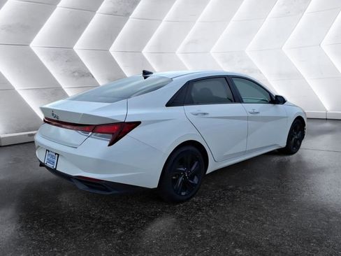 Used 2023 Hyundai Elantra SEL image 5