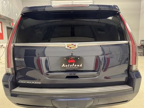 Used 2019 Cadillac Escalade ESV Luxury image 6