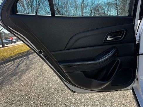 Used 2015 Chevrolet Malibu LT image 9