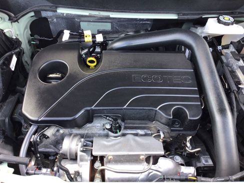 Used 2025 Chevrolet Equinox LT w/ Convenience Package II AWD/4WD image 11