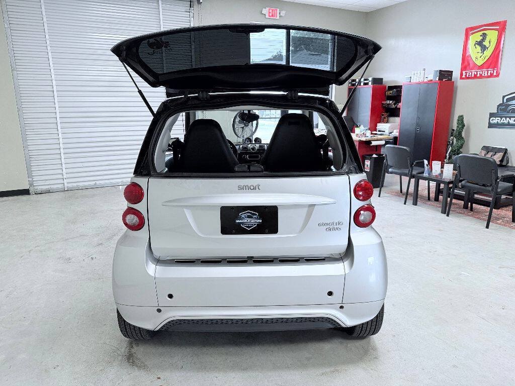 Used 2015 smart fortwo electric drive RWD image 11