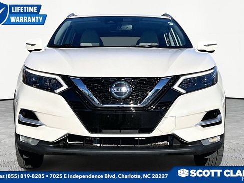 Used 2022 Nissan Rogue Sport SL w/ Premium Package image 2