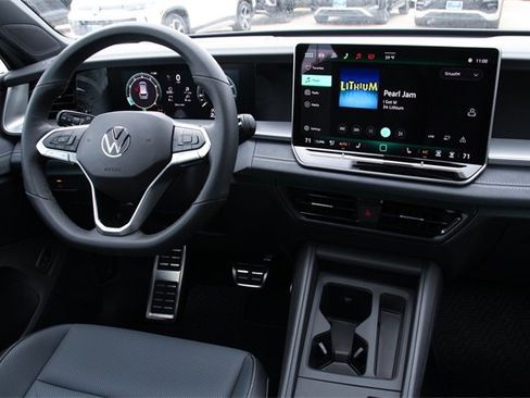 New 2026 Volkswagen Tiguan SE R-Line image 26