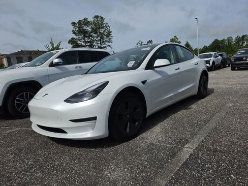 Used 2023 Tesla Model 3 Standard Range RWD image 1