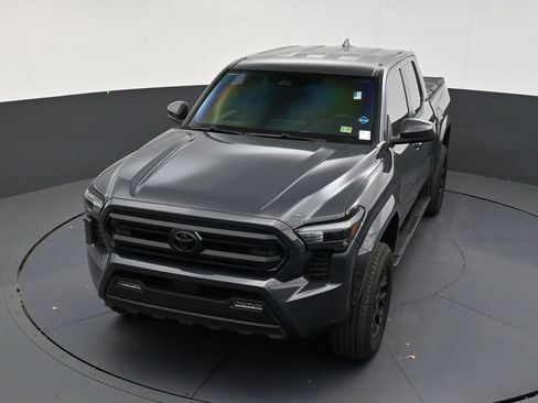 Used 2024 Toyota Tacoma SR5 RWD image 19