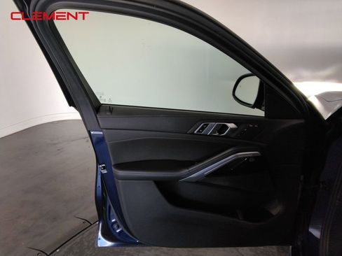 Used 2021 BMW X6 xDrive40i image 25