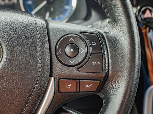 Used 2018 Toyota Corolla SE image 22