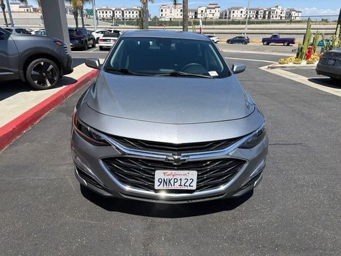 Used 2025 Chevrolet Malibu RS FWD image 2