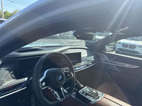 Used 2026 BMW 760i xDrive w/ Executive Package AWD/4WD image 10