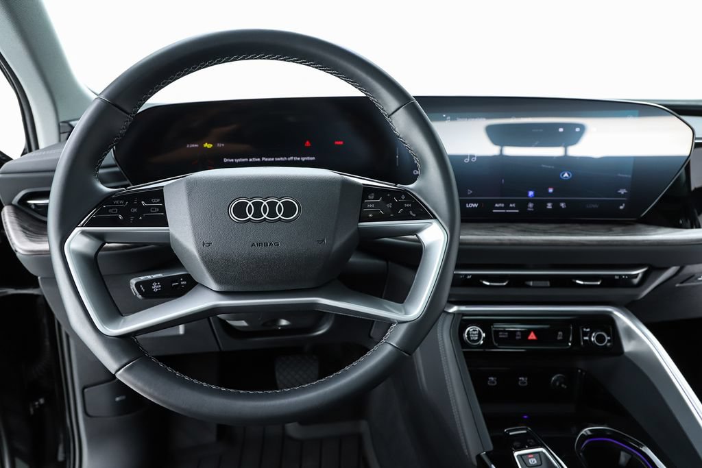 Used 2025 Audi Q5 Premium Plus w/ Premium Plus AWD/4WD image 24