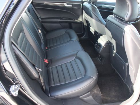 Used 2018 Ford Fusion Energi SE image 17