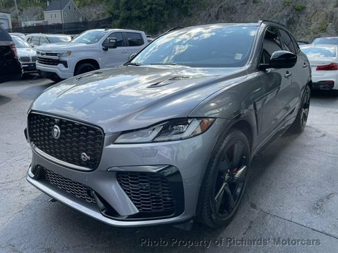 Used 2024 Jaguar F-PACE SVR AWD/4WD image 4