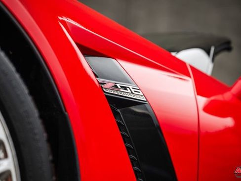 Used 2015 Chevrolet Corvette Z06 w/ 2LZ Preferred Equipment Group image 30