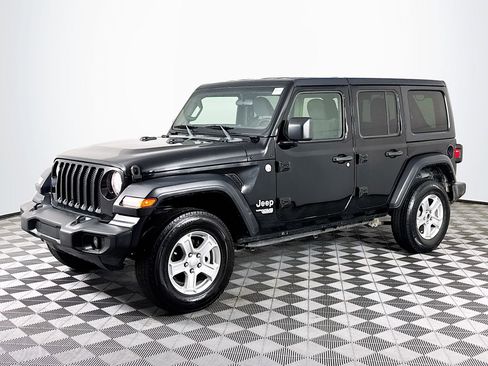 Used 2019 Jeep Wrangler Unlimited Sport S image 4