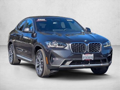 Used 2025 BMW X4 xDrive30i w/ Premium Package image 3
