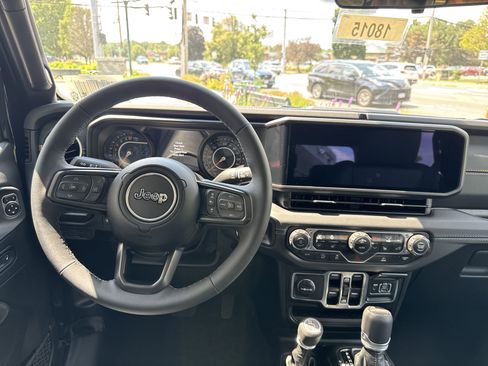 New 2025 Jeep Gladiator Sport w/ Premium Package image 14
