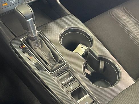 Used 2024 Honda Civic Sport image 22