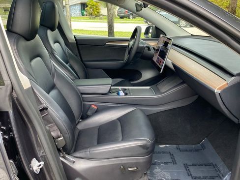 Used 2025 Tesla Model Y Long Range RWD image 20