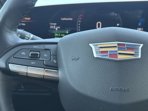Used 2025 Cadillac XT4 Premium Luxury FWD image 28