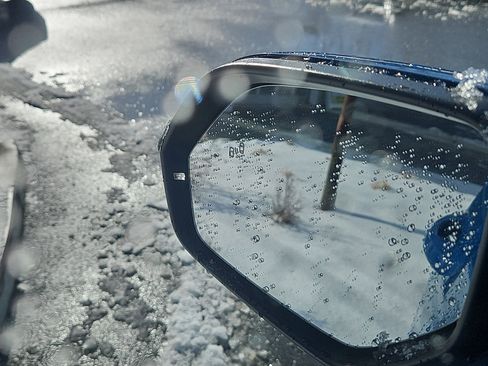 Used 2025 Volkswagen Atlas SE image 15