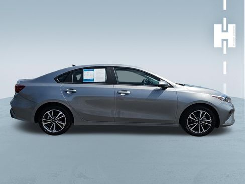 Used 2023 Kia Forte LXS FWD image 3
