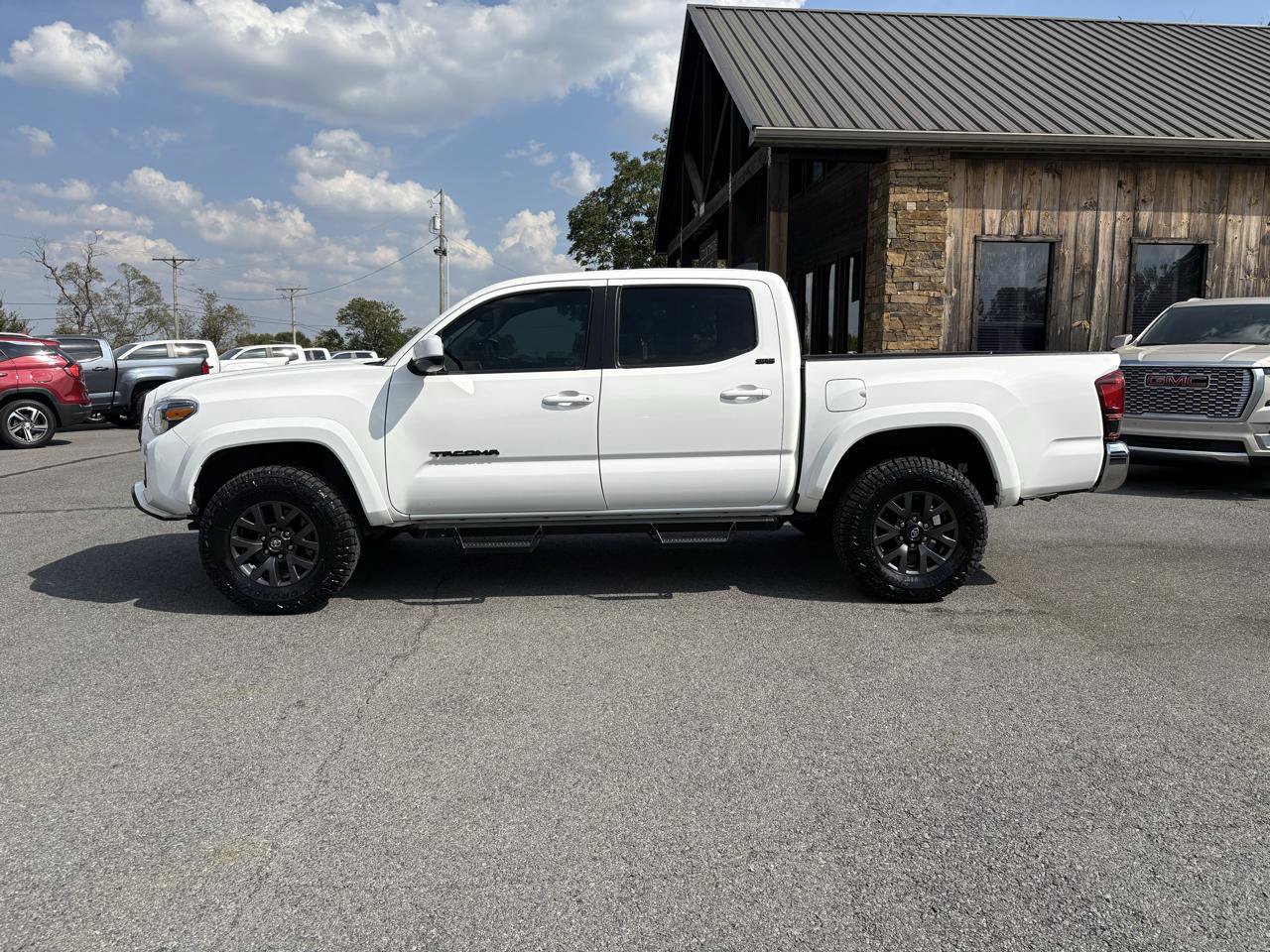 Used 2023 Toyota Tacoma SR5 RWD image 4