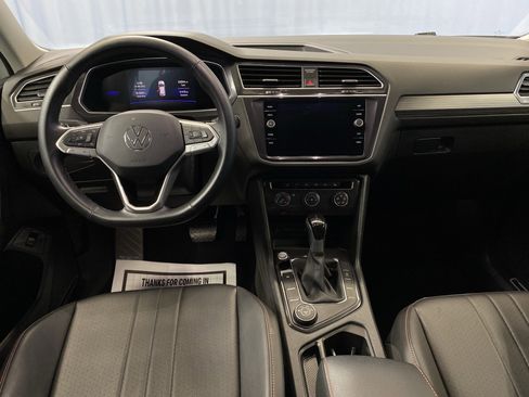 Used 2024 Volkswagen Tiguan SE image 29