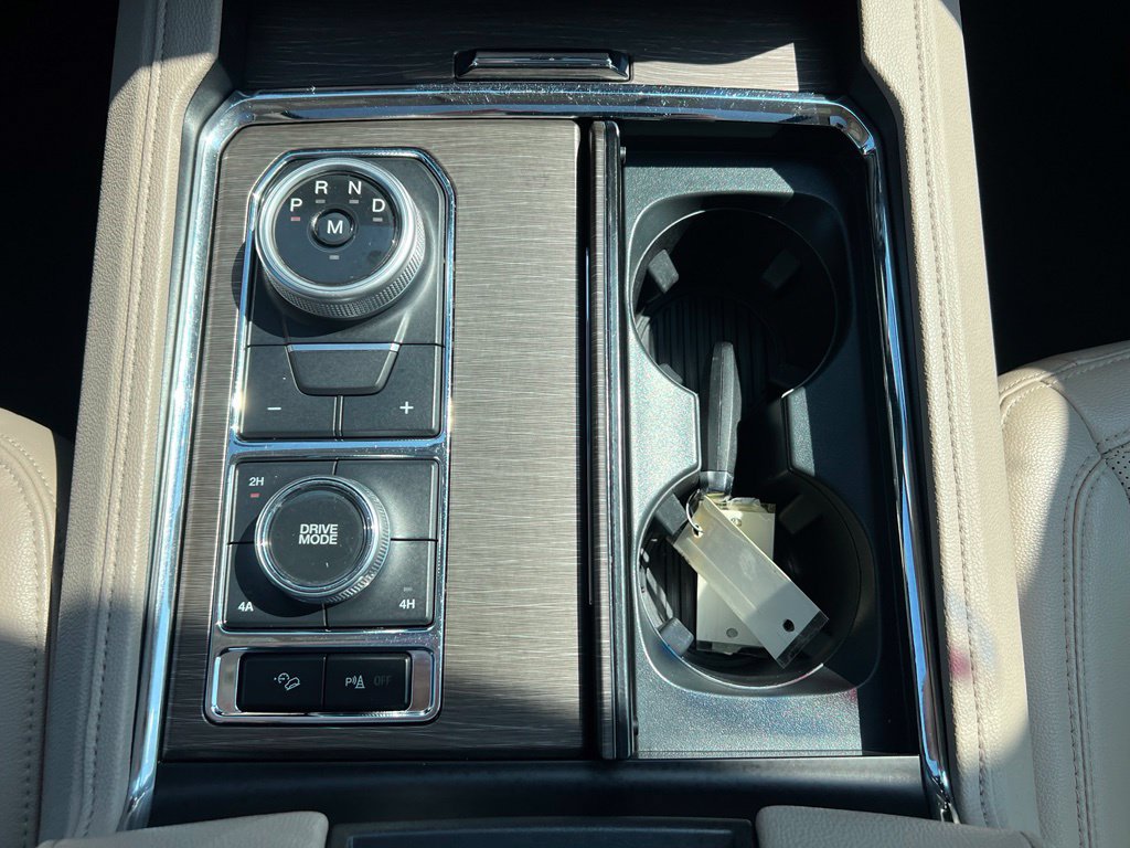 Used 2024 Ford Expedition Max Limited AWD/4WD image 32
