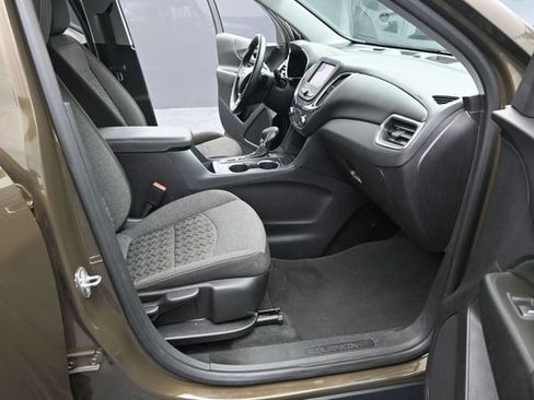 Used 2023 Chevrolet Equinox LT FWD image 16