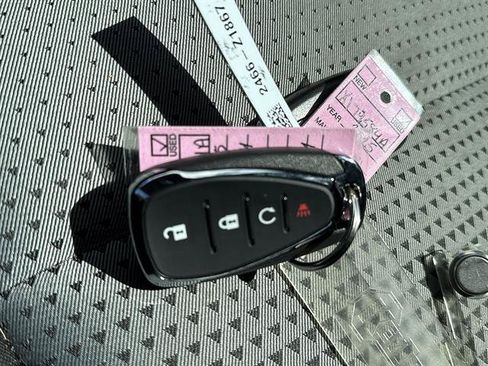 Used 2025 Chevrolet Trax LT w/ Driver Confidence Package FWD image 33
