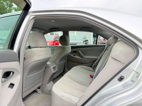 Used 2007 Toyota Camry LE FWD image 9
