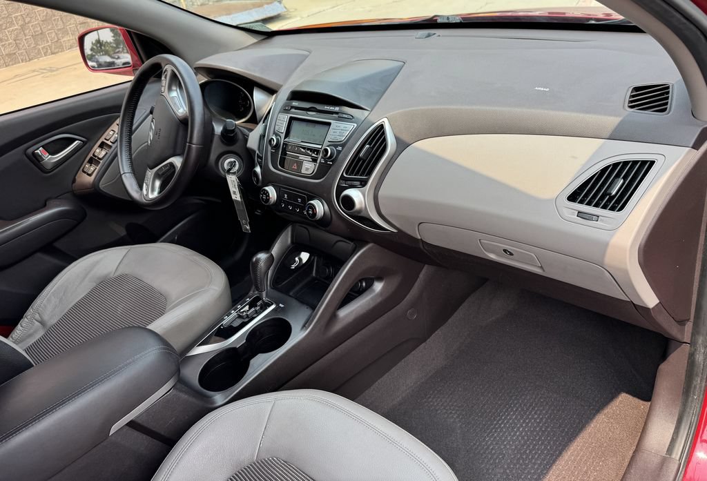 Used 2011 Hyundai Tucson 2WD image 29