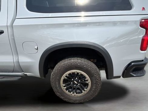 Used 2024 Chevrolet Silverado 1500 ZR2 w/ Technology Package image 32