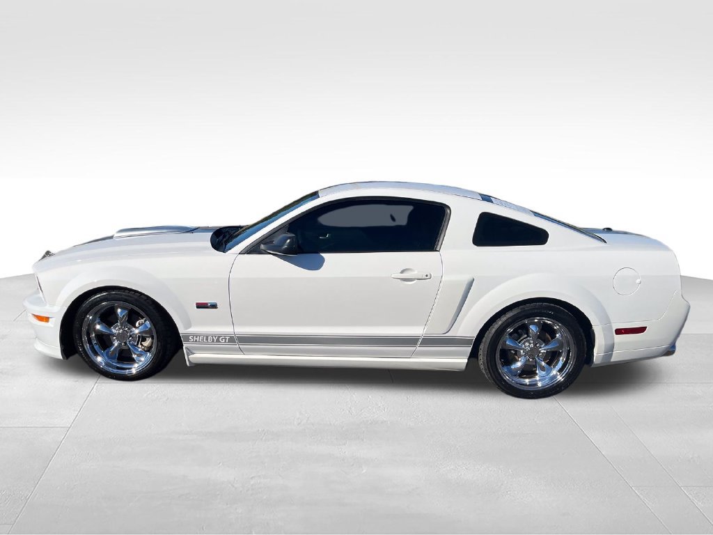 Used 2007 Ford Mustang GT RWD image 2