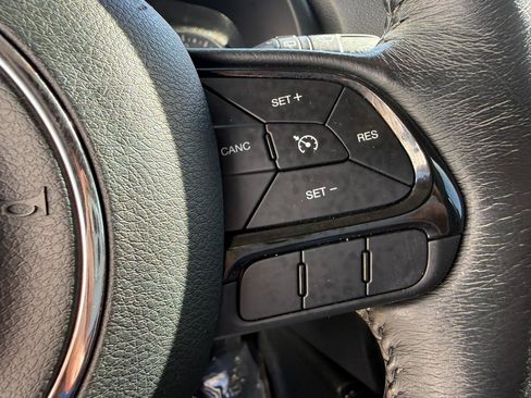 Used 2018 Jeep Renegade Altitude w/ UConnect 8.4 Nav Group image 28